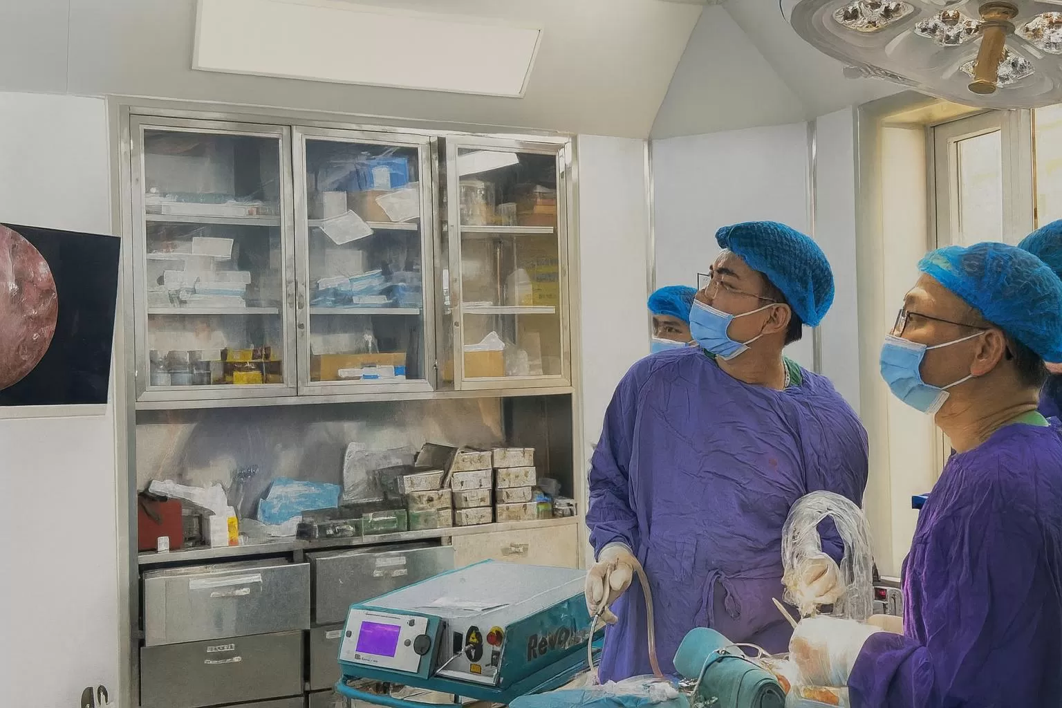 Phẫu thuật nội soi bóc tách u khoang bên họng - Ứng dụng kỹ thuật mới trong điều trị u vùng đầu cổ