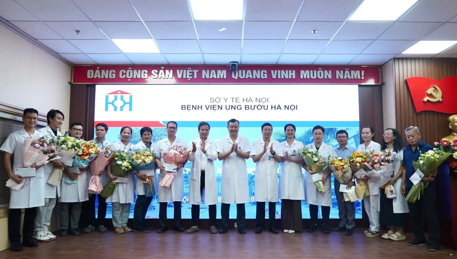 Bệnh viện Ung Bướu Hà Nội sơ kết công tác y tế 6 tháng đầu năm và triển khai phương hướng hoạt động 6 tháng cuối năm 2026