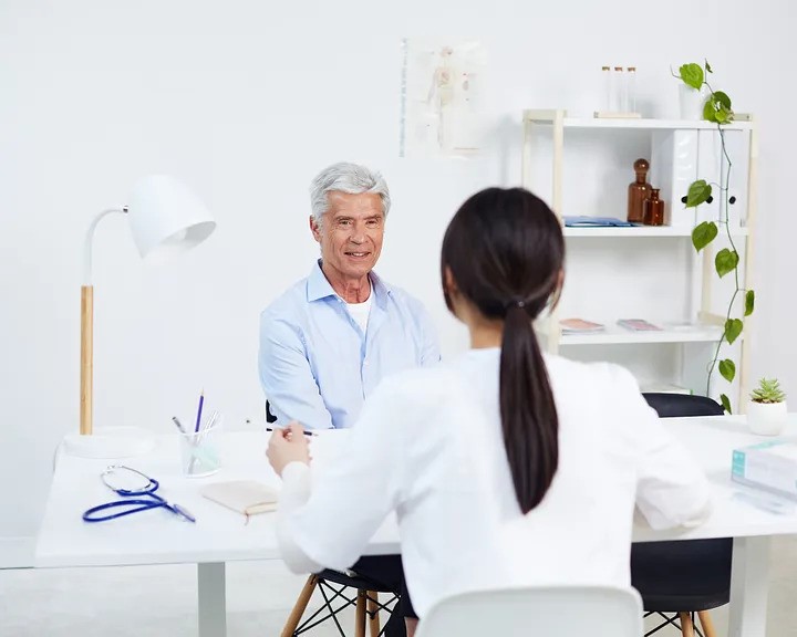 LÀM THẾ NÀO ĐỂ NGƯỜI BỆNH HIỂU VỀ CÁC LỰA CHỌN ĐIỀU TRỊ VÀ ĐƯA RA QUYẾT ĐỊNH ĐIỀU TRỊ