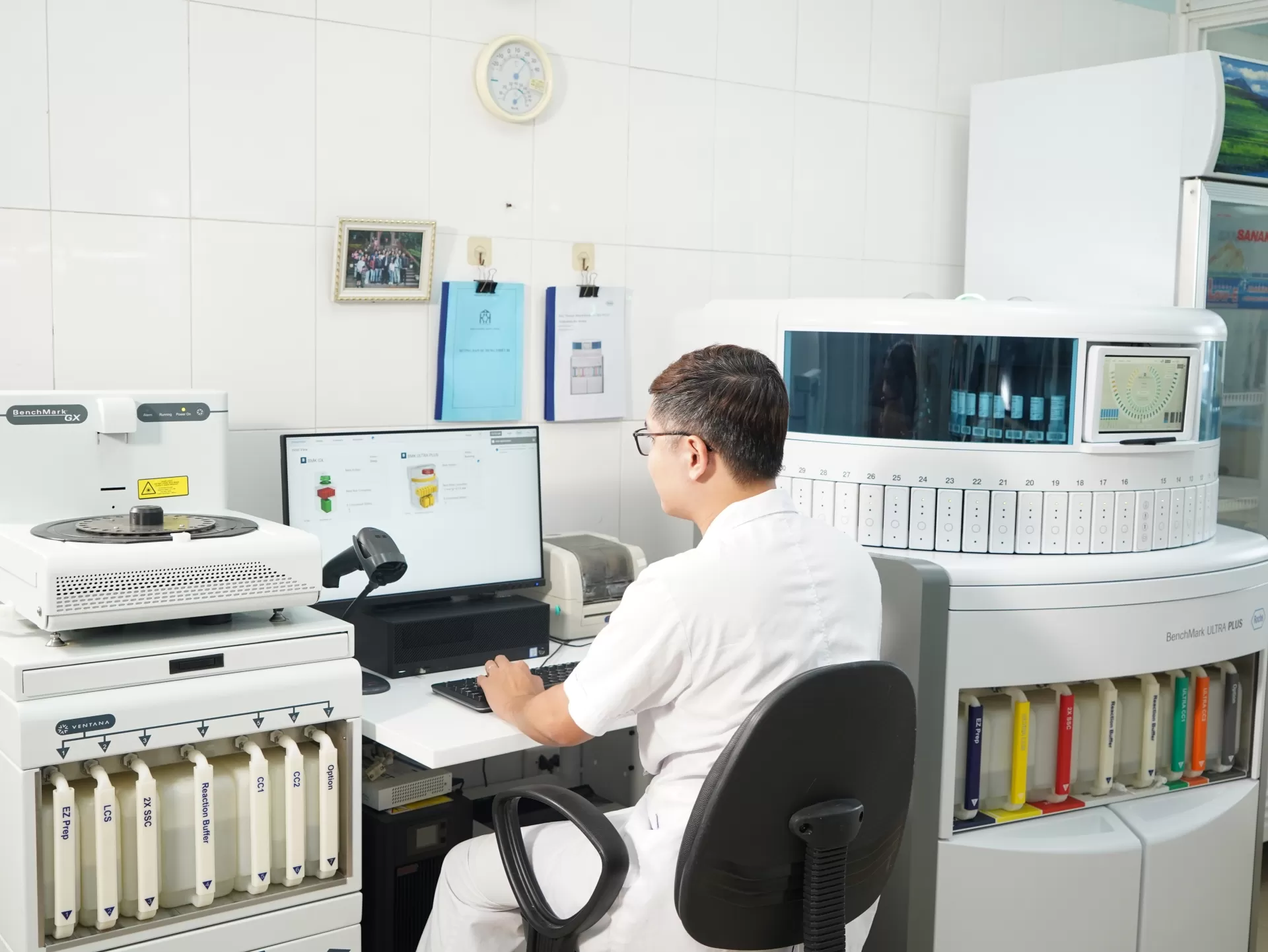 Máy nhuộm  mô miễn dịch tự động