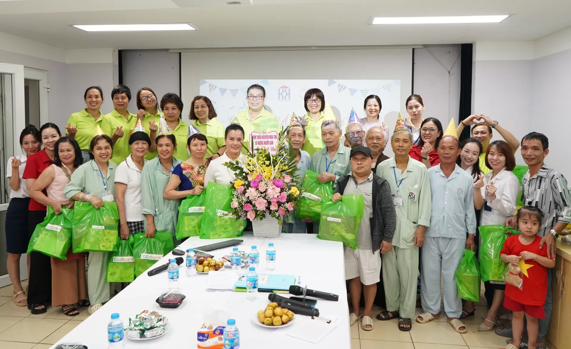 Tràn ngập yêu thương trong chương trình sinh nhật tháng 10 dành cho ngươi bệnh ung thư