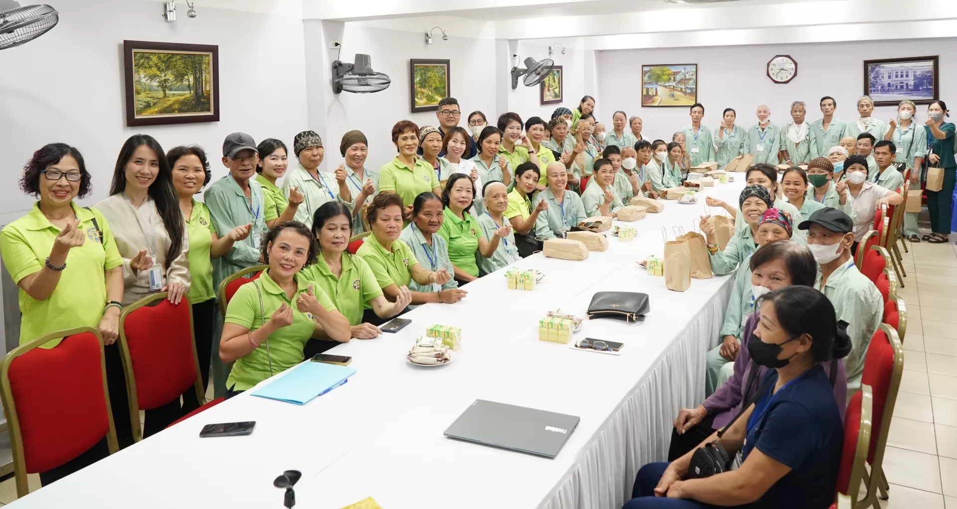 Sinh hoạt CLB Người bệnh ung thư tháng 10/2025:  Tôn vinh “Những bông hoa kiên cường”