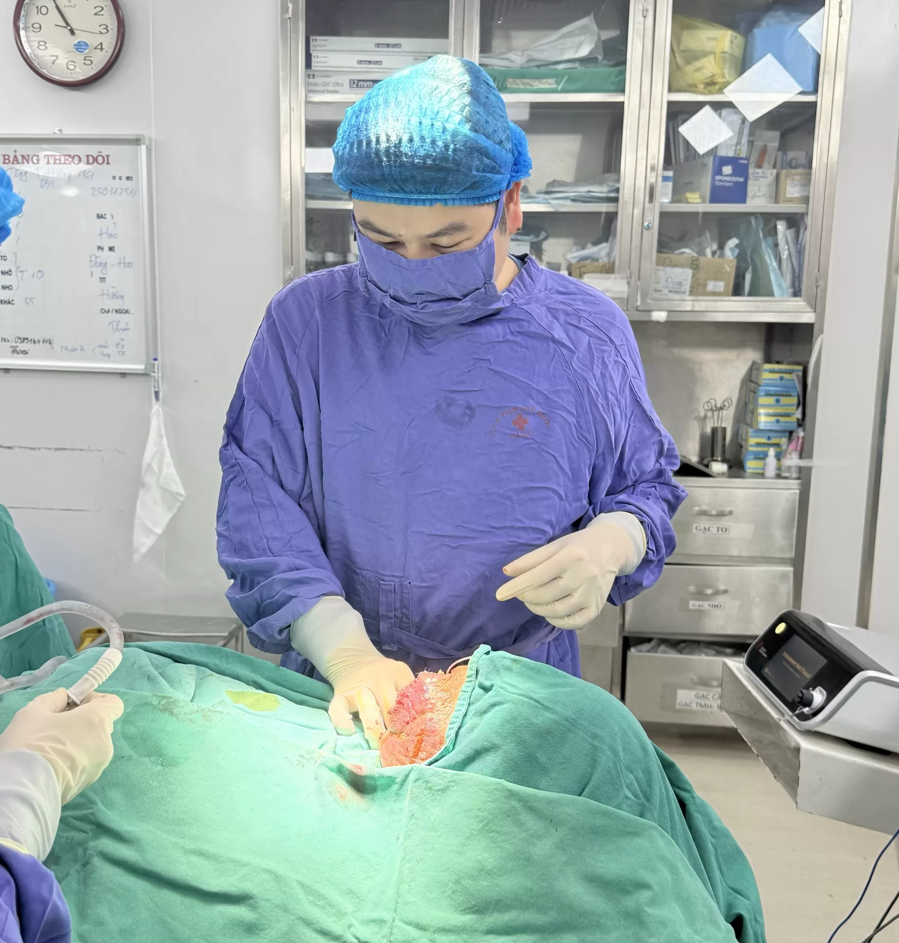 Phẫu thuật thành công khối u mạch kích thước lớn vùng môi đã hoại tử nghiêm trọng