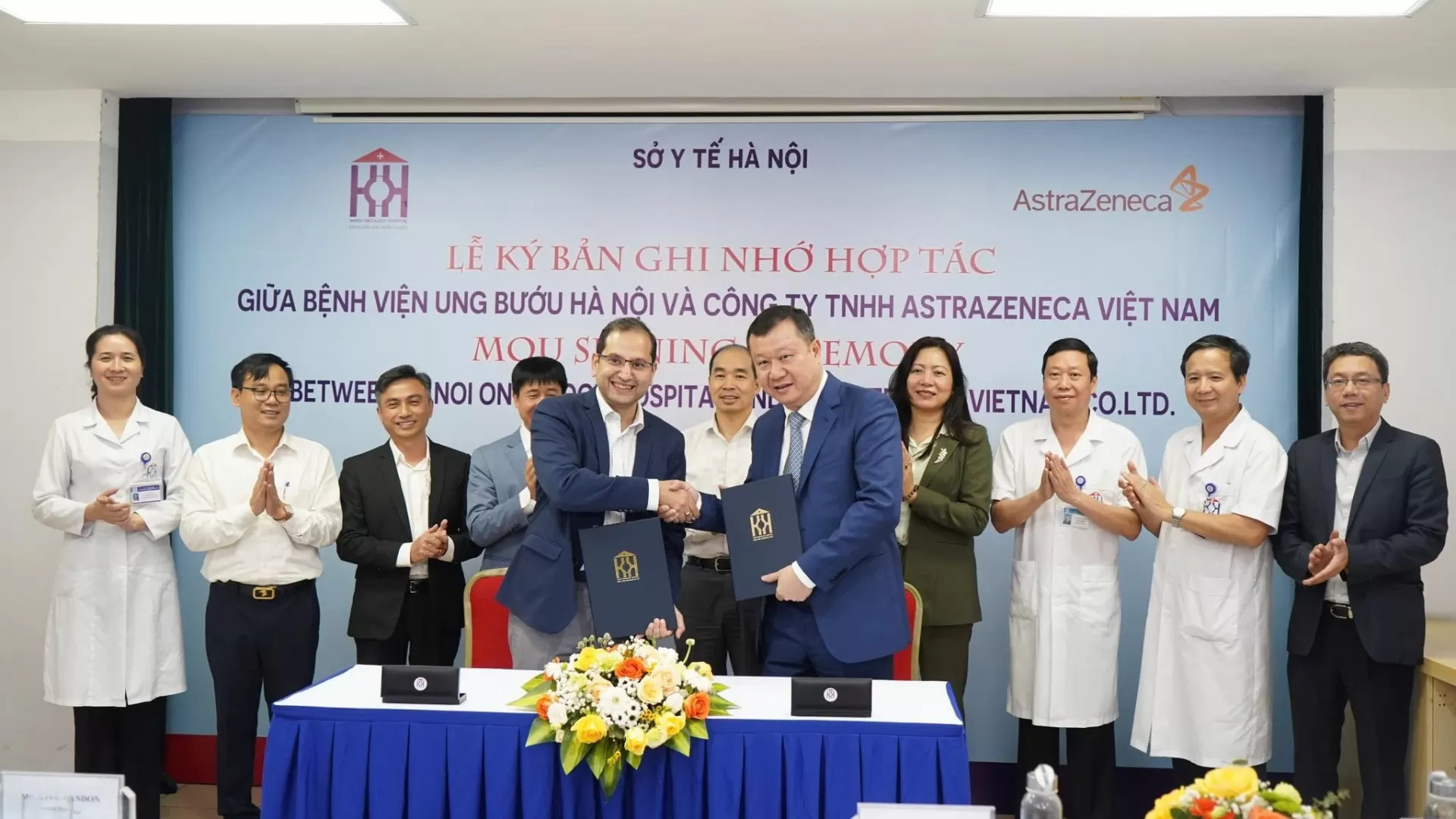 Lễ ký Bản ghi nhớ hợp tác giữa Bệnh viện Ung Bướu Hà Nội và Công ty TNHH Astrazeneca Việt Nam