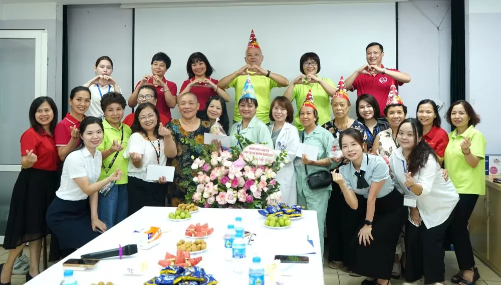 Lan tỏa yêu thương trong chương trình sinh nhật tháng 9 tổ chức cho người bệnh tại Bệnh viện Ung Bướu Hà Nội