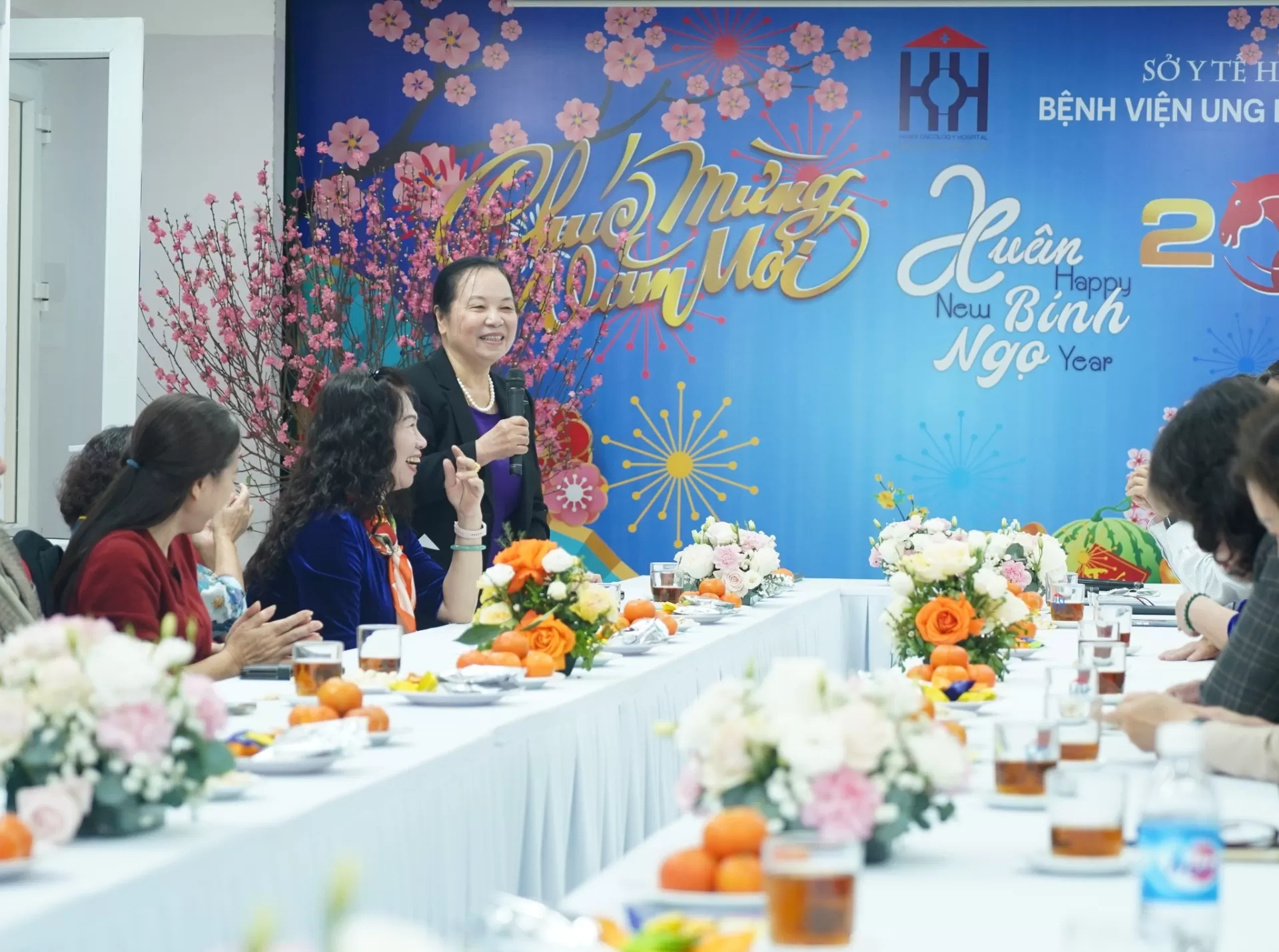 Bệnh viện Ung Bướu Hà Nội tổ chức gặp mặt cán bộ hưu trí  nhân dịp xuân Bính Ngọ 2026