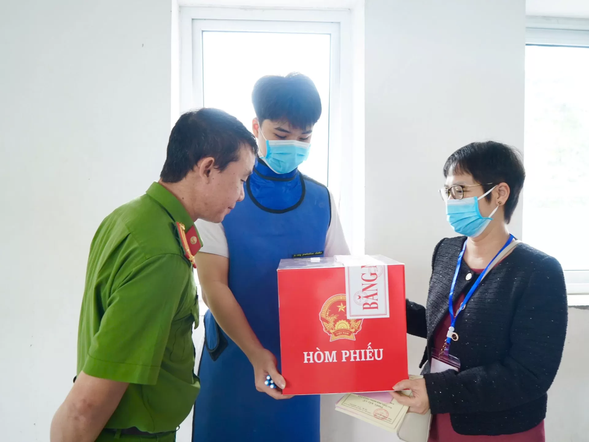 Patients in quarantine after radiation treatment exercise their civil rights at Hanoi Oncology Hospital