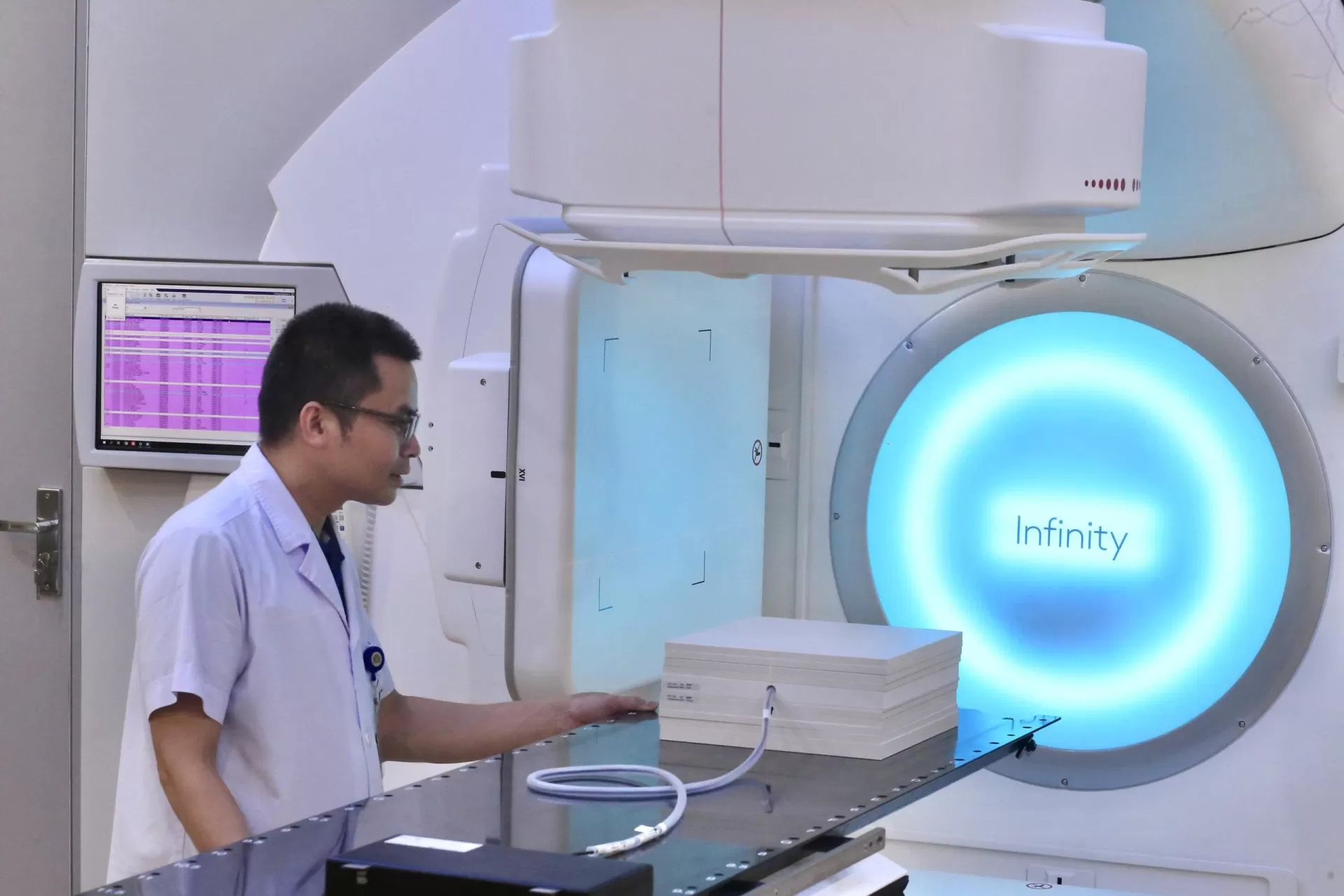 Vai trò của vật lý xạ trị trong đảm bảo độ chính xác và an toàn điều trị