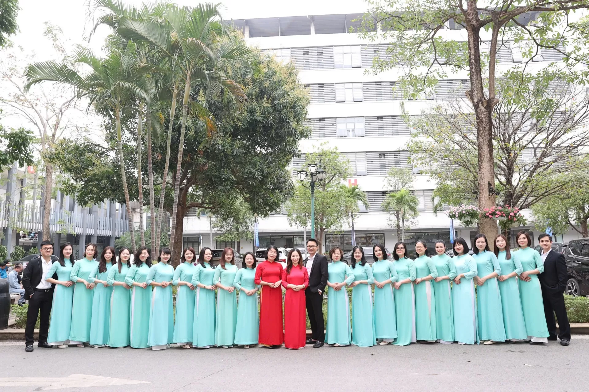Khoa Nội Vú, Phụ khoa, Đầu cổ theo yêu cầu