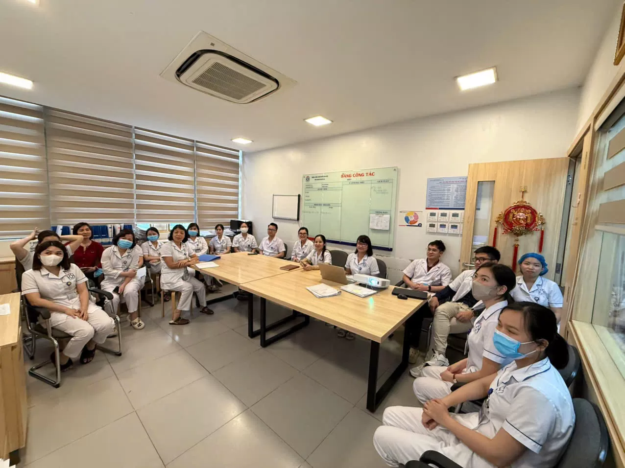 Khoa Nội Vú, Phụ khoa, Đầu cổ theo yêu cầu
