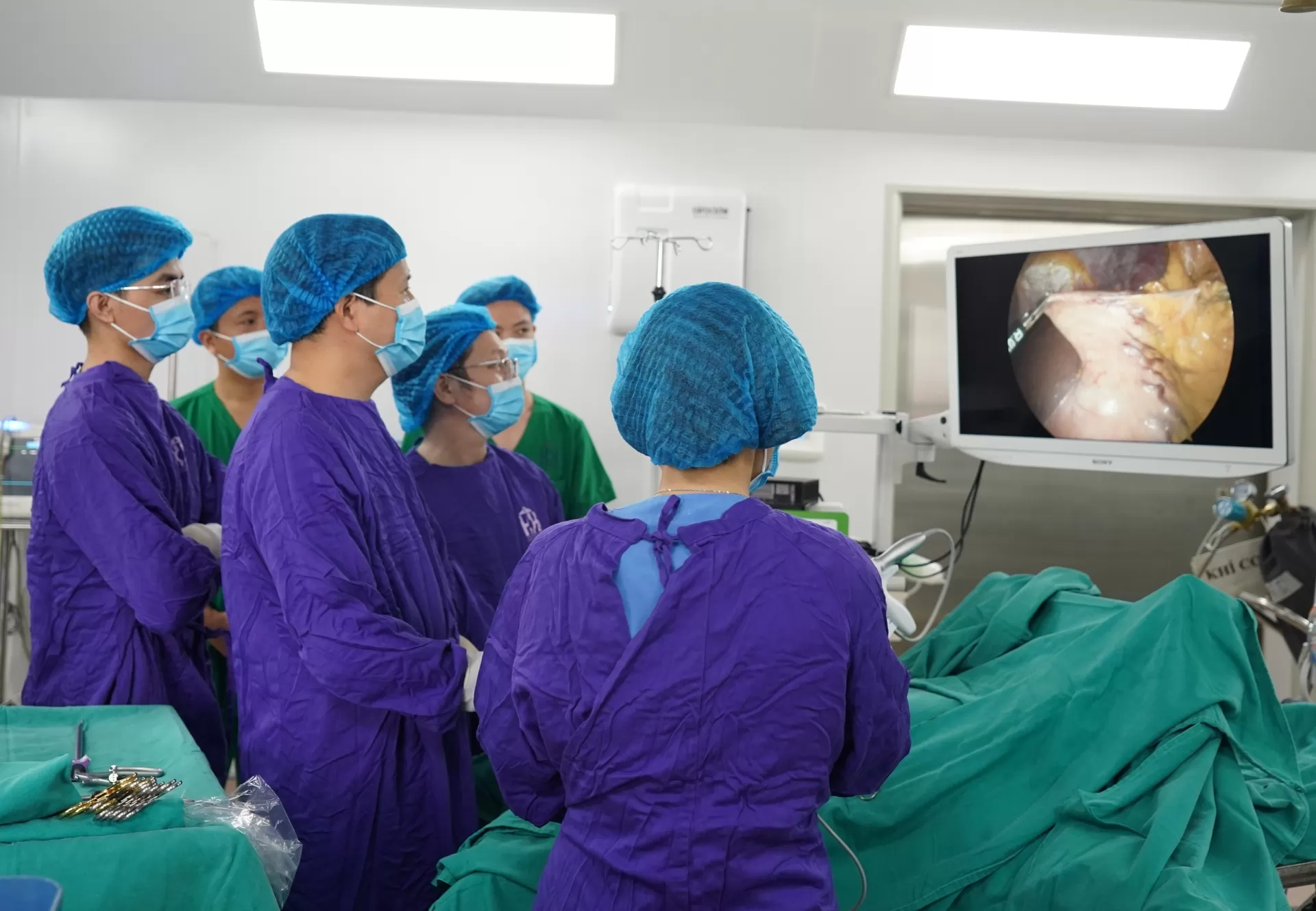 Phẫu thuật lấy bệnh phẩm qua đường tự nhiên (Nose): Sứ mệnh của phẫu thuật ung thư không sẹo mổ